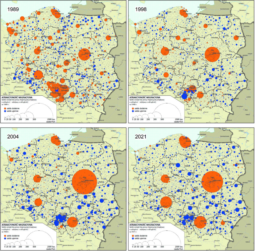 Porównawcze zestawienie map Polski z roku 1989, 1998, 2004 i 2021 ilustrujące zagadnienia przedstawione w tekście