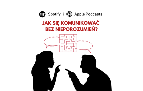 Dwoje ludzi rozmawiających ze sobą (kobieta i mężczyzna). Umieszczone nad ich głowami "chmurki" symbolizujące rozmowę łączy obrazek skomplikowanego labiryntu. Na górze pytanie: "Jak się komunikować bez nieporozumień?"